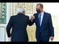 وزيرا الخارجية الروسي سيرغي لافروف والإيراني محمد 