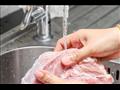 غسل اللحوم النيئة