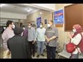 محافظ أسيوط يتفقد تطعيم المواطنين بلقاح كورونا بالمركز الصحي بالوليدية 