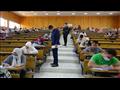 رئيس جامعة المنيا يتفقد لجان امتحانات