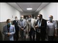 رئيس جامعة المنصورة يتفقد المراحل والتجهيزات النهائية لتطوير المراكز الطبية