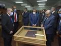 رئيس الهيئة ومدير المكتبة خلال تفقد سفارة المع