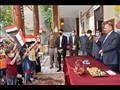 محافظ أسيوط يشارك الأيتام فرحتهم بالعيد ويقدم لهم الهدايا