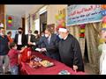 محافظ أسيوط يشارك الأيتام فرحتهم بالعيد ويقدم لهم الهدايا