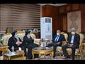 محافظ المنيا يستقبل عددا من القساوسة والمطارنة