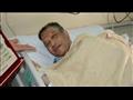 محمد شرف على سرير المرض