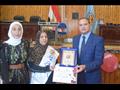  رئيس جامعة سوهاج  يكرم الأمهات المثاليات