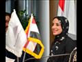 وزيرة الصناعة تكرم البطلة فريال أشرف (2)