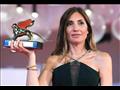 أودري ديوان تحصل على جائزة الأسد الذهبي عن L'événement من مهرجان فينيسيا - صورة من epa