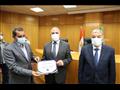 وزير الري يصل الى المنيا لمتابعة موقف مشروعات الموارد المائية والري 