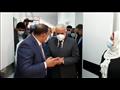 محافظ السويس يستمع لشرح وكيل وزارة الصحة