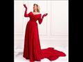 يسرا تتألق بالأحمر