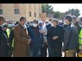 محافظ المنيا يتفقد مشروعات حياة كريمة 