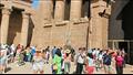 إقبال السياح على معبدي أبو سمبل وإدفو