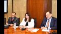 السفيرة سها جندي خلال اجتماع ممثلي وزارة الهجرة وممثلي وزارة الاتصالات