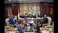 محافظ المنيا يناقش مشروعات حياة كريمة
