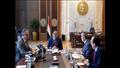 رئيس الوزراء يتابع مع وزيري السياحة والآثار والطيران المدنى حركة السياحة الوافدة