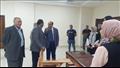 نائب رئيس جامعة بنها يتفقد إجراءات الفحص الطبي  