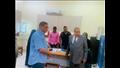رئيس جامعة الأقصر يتفقد الفحص الطبي للطلاب الجدد