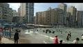 رايات حمراء وصفراء على شواطئ الإسكندرية (14)
