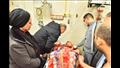 محافظ أسيوط يزور مصابي حادث الطريق الصحراوي الغربي (11)