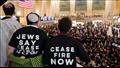 protest-grand-central-gty-thg- اعتقال يهود في أمريكا بعد تنظيم احتجاجًا للمطالبة بوقف الحرب في غزة