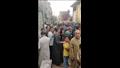 الأهالي في الجنازة
