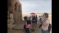 سائحون يزورون آثار المنيا الفرعونية