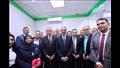 وزير الاتصالات ومحافظ القليوبية خلال جولتهما لافتتاح وتفقد مشروعات حياة كريمة (4)
