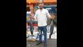 المعلم محمد الزناتي أثناء عرضه أسماك التونة