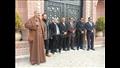 مواطنون يحيون ذكرى مبارك من أمام مدفنه