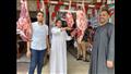 جزار يبيع لحوم بالقطعة لمواجهة الغلاء (1)