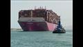 سفينة عملاقة تعبر القناة 