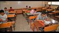 طلاب أولي ثانوي يؤدون امتحانات الرياضيات على التابلت