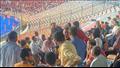مشاجرة بين الجماهير في المدرجات بعد هدف حسين الشحات الثاني