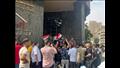 مواطنون يحتشدون أمام الشهر العقاري بالمهندسين لتحرير توكيلات لمرشحي الرئاسة "صور وفيديو"