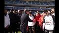 الرئيس السيسي يزور معسكر منتخب مصر (2)