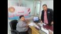 مواطن من ذوي الهمم يتسلم عقد عمل بعد لقاء الوزير (3)