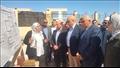وزير الإسكان يتفقد المنزل البيئي بالعاصمة الإدارية بالوادي