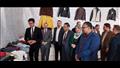 رئيس جامعة بنها يفتتح المعرض الخيري للملابس  (2)