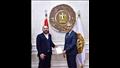 وزير العمل يُسلم  الدفعة الأولى من الرخص الدائمة  لمراكز التدريب المهني 