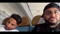 أوس أوس يسخر من أحمد فهمي بسبب نومه في الطائرة من كواليس "عصابة المكس" 