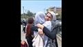 بالصور.. انهيار الفنانة ريم أحمد أثناء تشييع جثمان والدتها