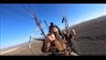 فيديو مرعب يوثق لحظة كسر رقبة رجل أثناء الطيران بالمظلات