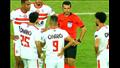 لاعبو الزمالك مع الحكم
