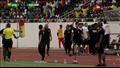 جماهير غينيا ترشق دكة بدلاء منتخب مصر (3)