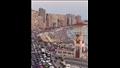 أمواج من البشر على شواطئ الإسكندرية (9)