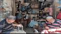 ورشة عمرها 100 عام.. انقطاع الكهرباء يعيد "جمال الملهلب" لمهنة أجداده في سوهاج (فيديو وصور)
