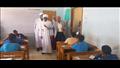 بالصور- 226 طالبا سودانيا يؤدون امتحانات الشهادة المتوسطة فى مدرسة الجمهورية بأسوان