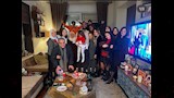 ميدو وزوجته مع عائلتهما برأس السنة (1)